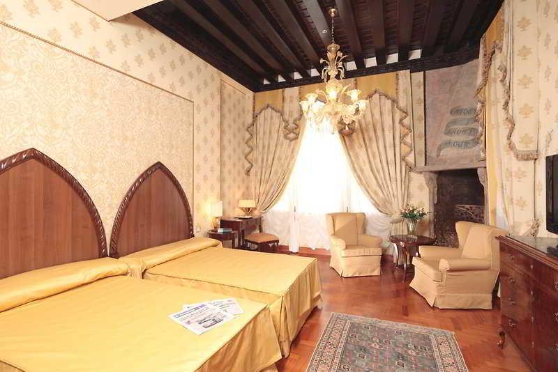 Hotel Palazzo Stern Венеція Номер фото